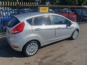 Ford Fiesta 1.6 TDCi Titanium Hatchback 5dr Diesel Manual (110 g/km, 89 bhp)