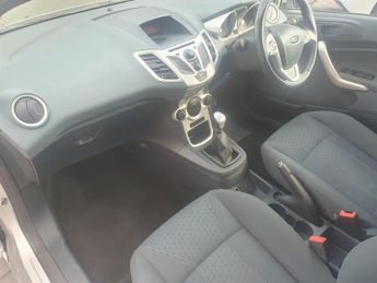 Ford Fiesta 1.6 TDCi Titanium Hatchback 5dr Diesel Manual (110 g/km, 89 bhp)