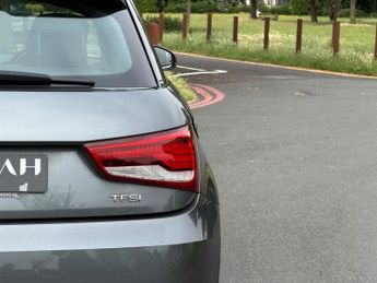 Audi A1 SPORTBACK TFSI S LINE