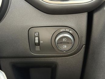 Vauxhall Crossland 1.2 Turbo Elite SUV 5dr Petrol Auto Euro 6 (s/s) (130 ps)