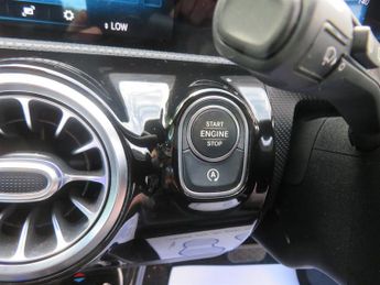 Mercedes A180d A 180 D SPORT PREMIUM AUTOMATIC