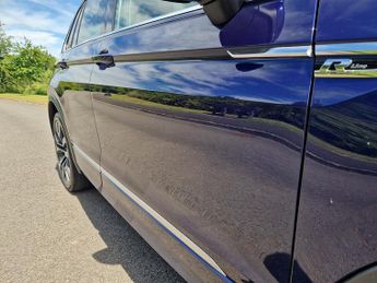 Volkswagen Tiguan R-LINE TDI BLUEMOTION TECHNOLOGY DSG