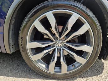 Volkswagen Tiguan R-LINE TDI BLUEMOTION TECHNOLOGY DSG