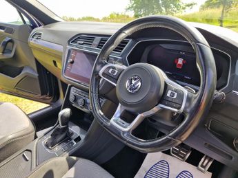 Volkswagen Tiguan R-LINE TDI BLUEMOTION TECHNOLOGY DSG