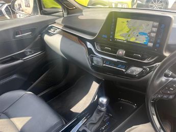 Toyota C-HR DYNAMIC HEV