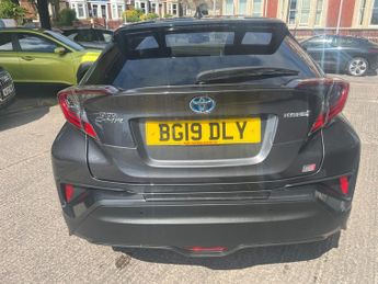 Toyota C-HR DYNAMIC HEV