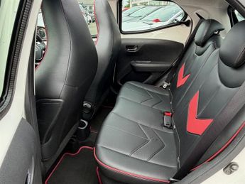 Toyota Aygo VVT-I X-CLAIM X-SHIFT FUNROOF