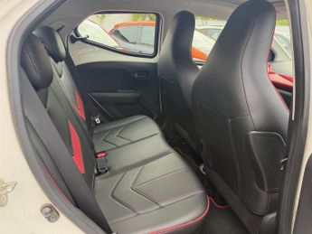 Toyota Aygo VVT-I X-CLAIM X-SHIFT FUNROOF