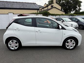 Toyota Aygo VVT-I X-CLAIM X-SHIFT FUNROOF