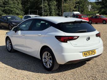 Vauxhall Astra 1.5 Turbo D Business Edition Nav Hatchback 5dr Diesel Manual Eur