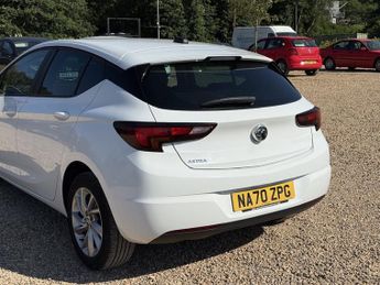 Vauxhall Astra 1.5 Turbo D Business Edition Nav Hatchback 5dr Diesel Manual Eur