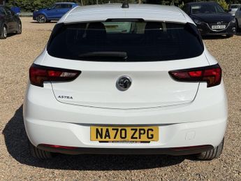 Vauxhall Astra 1.5 Turbo D Business Edition Nav Hatchback 5dr Diesel Manual Eur