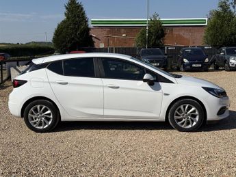 Vauxhall Astra 1.5 Turbo D Business Edition Nav Hatchback 5dr Diesel Manual Eur