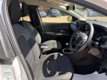 Dacia Jogger 1.0 TCe Extreme SE MPV 5dr Petrol Manual Euro 6 (s/s) (110 ps)