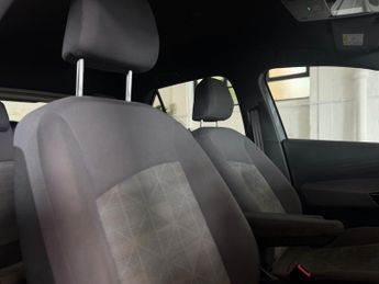 Volkswagen ID.3 Pro 58kWh Life Hatchback 5dr Electric Auto (145 ps)