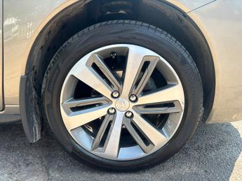 Peugeot 3008 1.6 e-HDi Allure SUV 5dr Diesel EGC Euro 5 (s/s) (115 ps)