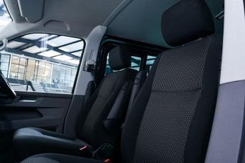 Volkswagen Transporter 2.0 BiTDI T32 Highline Kombi Double Cab 5dr Diesel DSG FWD SWB E