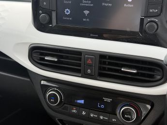 Hyundai i10 1.0 Premium Hatchback 5dr Petrol Manual Euro 6 (s/s) (67 ps)