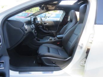 Mercedes A200d A200D AMG LINE PREMIUM PLUS AUTO