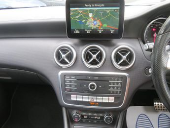 Mercedes A200d A200D AMG LINE PREMIUM PLUS AUTO