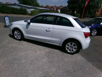 Audi A1 1.6 TDI SE Hatchback 3dr Diesel Manual Euro 5 (s/s) (105 ps)