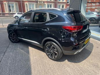 MG MG ZS EXCLUSIVE T-GDI