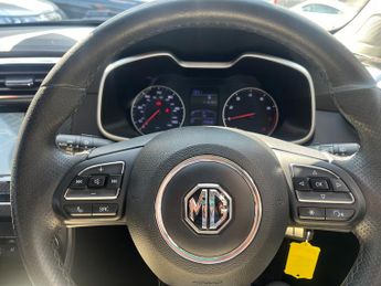 MG MG ZS EXCLUSIVE