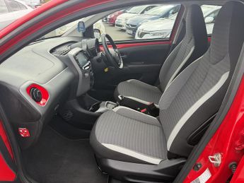 Toyota Aygo VVT-I X-PLAY X-SHIFT