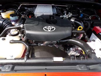 Toyota Hilux 2.8 D-4D-h Invincible X Pickup 4dr Diesel Hybrid Auto-1 Owner-70