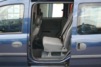 Vauxhall Combo TOUR ESSENTIA CDTI, Automatic, Disabled, Wheelchair Accessible V