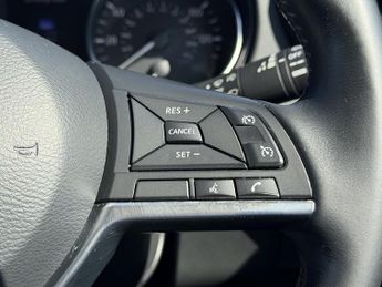 Nissan Qashqai 1.7 dCi Tekna SUV 5dr Diesel Manual Euro 6 (s/s) (150 ps)