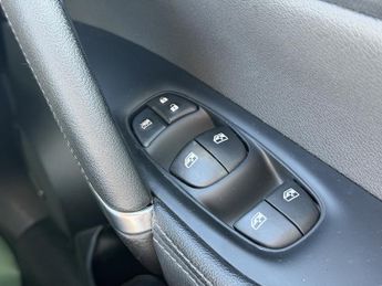 Nissan Qashqai 1.7 dCi Tekna SUV 5dr Diesel Manual Euro 6 (s/s) (150 ps)