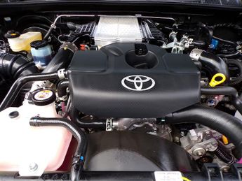 Toyota Hilux 2.8 D-4D-h Invincible X Pickup 4dr Diesel Hybrid Auto-Hard top