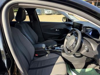 Peugeot E-208 50kWh Allure Hatchback 5dr Electric Auto (136 ps)