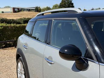 MINI Countryman 1.5 7.6kWh Cooper SE SUV 5dr Petrol Plug-in Hybrid Auto ALL4 Eur