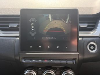 Renault Captur TECHNO E-TECH