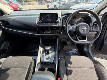 Nissan Qashqai DIG-T ACENTA PREMIUM DCT [GLASS ROOF]