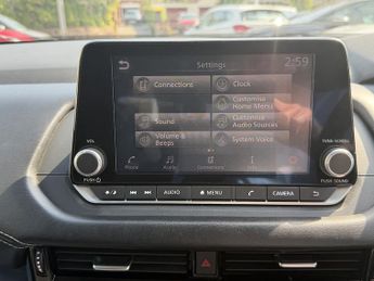 Nissan Qashqai DIG-T ACENTA PREMIUM DCT [GLASS ROOF]