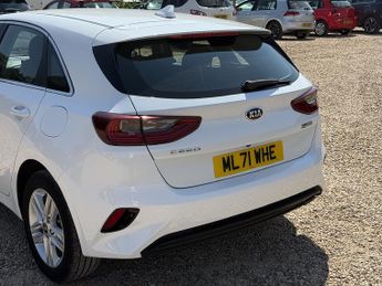 Kia Ceed 1.6 CRDi MHEV 2 Hatchback 5dr Diesel Hybrid Manual Euro 6 (s/s) 