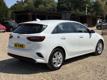 Kia Ceed 1.6 CRDi MHEV 2 Hatchback 5dr Diesel Hybrid Manual Euro 6 (s/s) 
