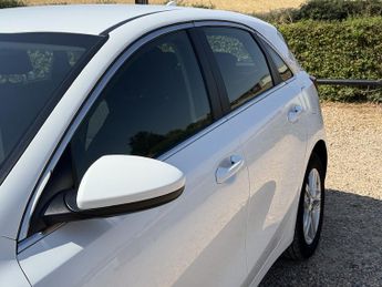 Kia Ceed 1.6 CRDi MHEV 2 Hatchback 5dr Diesel Hybrid Manual Euro 6 (s/s) 