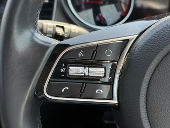 Kia Ceed 1.6 CRDi MHEV 2 Hatchback 5dr Diesel Hybrid Manual Euro 6 (s/s) 