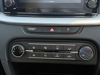 Kia Ceed 1.6 CRDi MHEV 2 Hatchback 5dr Diesel Hybrid Manual Euro 6 (s/s) 