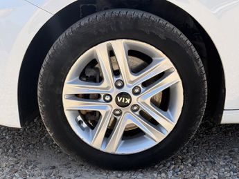 Kia Ceed 1.6 CRDi MHEV 2 Hatchback 5dr Diesel Hybrid Manual Euro 6 (s/s) 