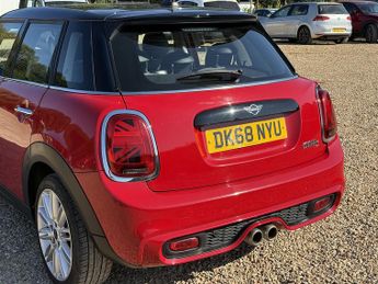 MINI Hatch 2.0 Cooper S GPF Hatchback 5dr Petrol Manual Euro 6 (s/s) (192 p