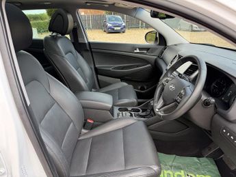 Hyundai Tucson 1.7 CRDi Blue Drive Premium SE SUV 5dr Diesel DCT Euro 6 (s/s) (