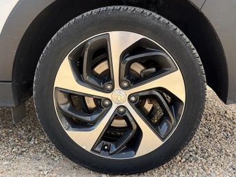 Hyundai Tucson 1.7 CRDi Blue Drive Premium SE SUV 5dr Diesel DCT Euro 6 (s/s) (