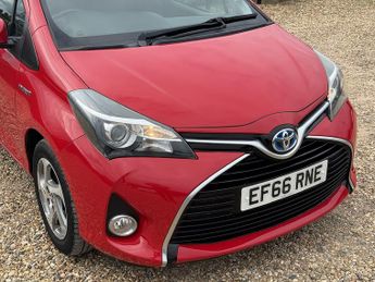Toyota Yaris 1.5 VVT-h Icon Hatchback 5dr Petrol Hybrid E-CVT Euro 6 (101 ps)