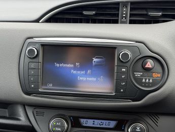 Toyota Yaris 1.5 VVT-h Icon Hatchback 5dr Petrol Hybrid E-CVT Euro 6 (101 ps)