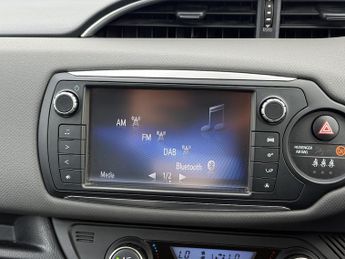 Toyota Yaris 1.5 VVT-h Icon Hatchback 5dr Petrol Hybrid E-CVT Euro 6 (101 ps)